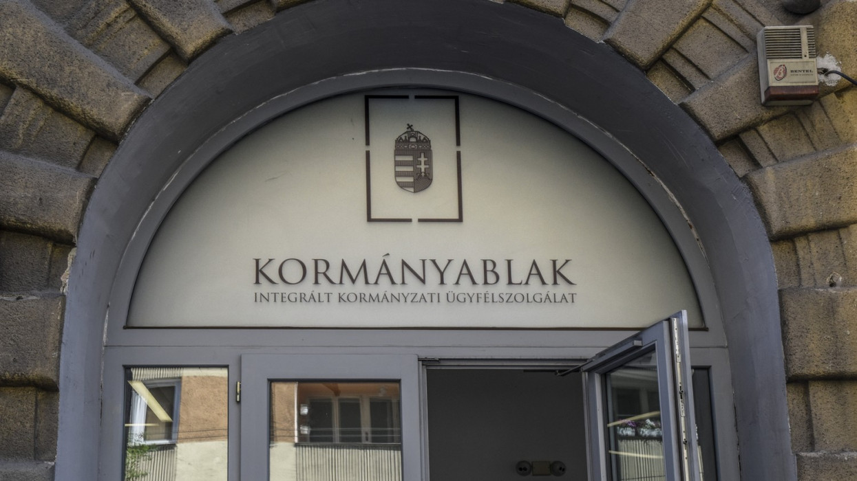 Elképesztő változás jön Magyarországon: minden okmányt érint, ez vár ránk a jövőben