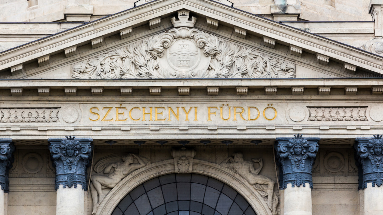 Akár 32 százalékkal is drágább lehet 2023-ban a fürdőbelépő: mutatjuk, mekkora lesz az áremelés