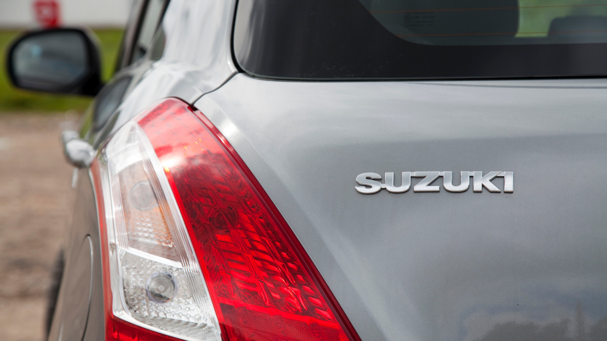 Ismét drágított a Suzuki: egekben a magyarok kedvenc autóinak ára