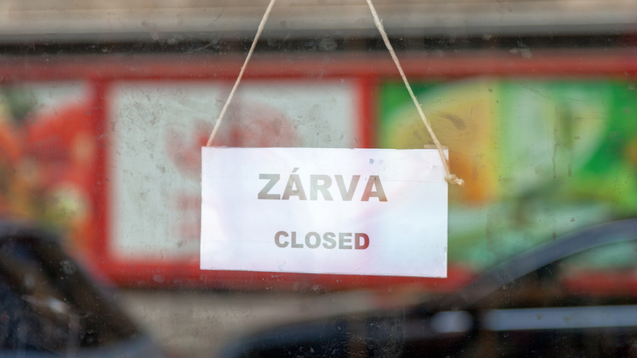 A szakadék szélén a győri vendéglátósok is: sorra dobják be törölközőt
