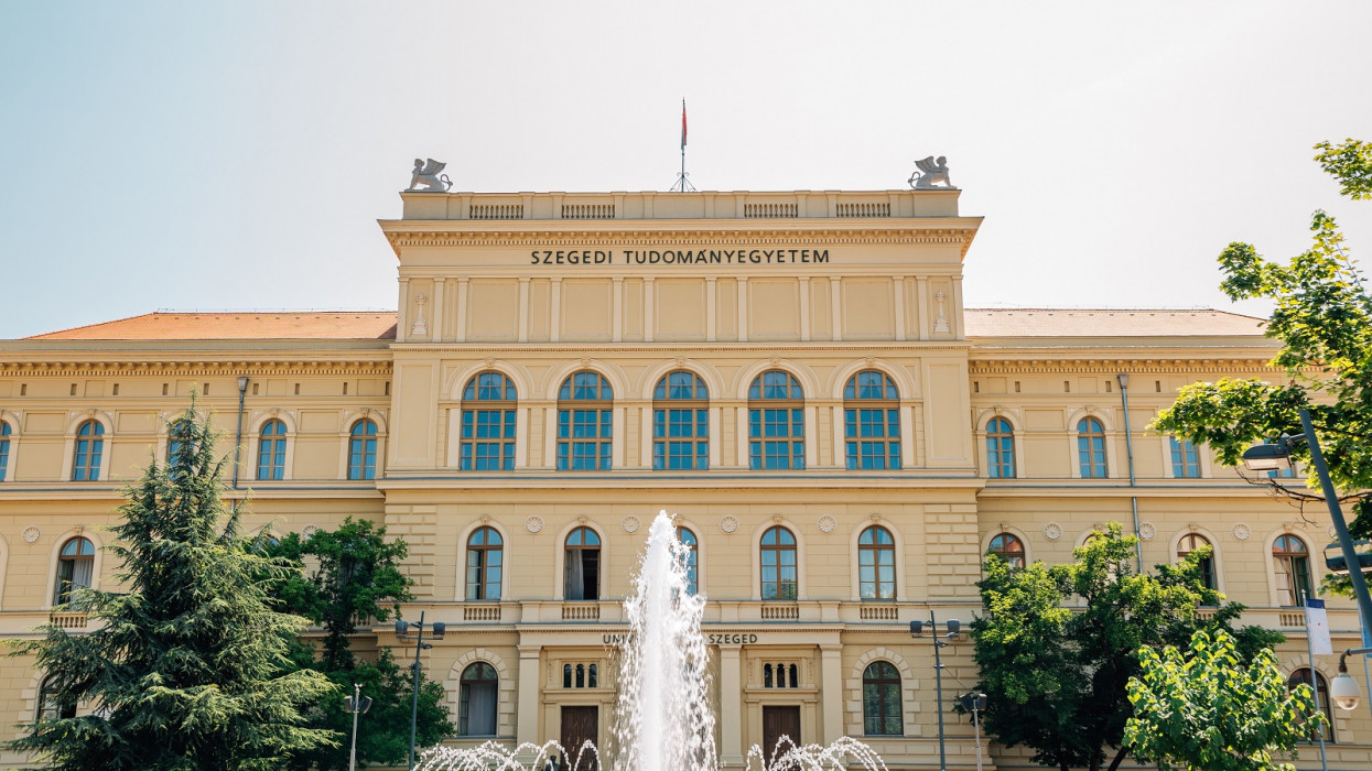 Nem adják fel az egyetemek: így vagy úgy, de elküldik a diákokat külföldre