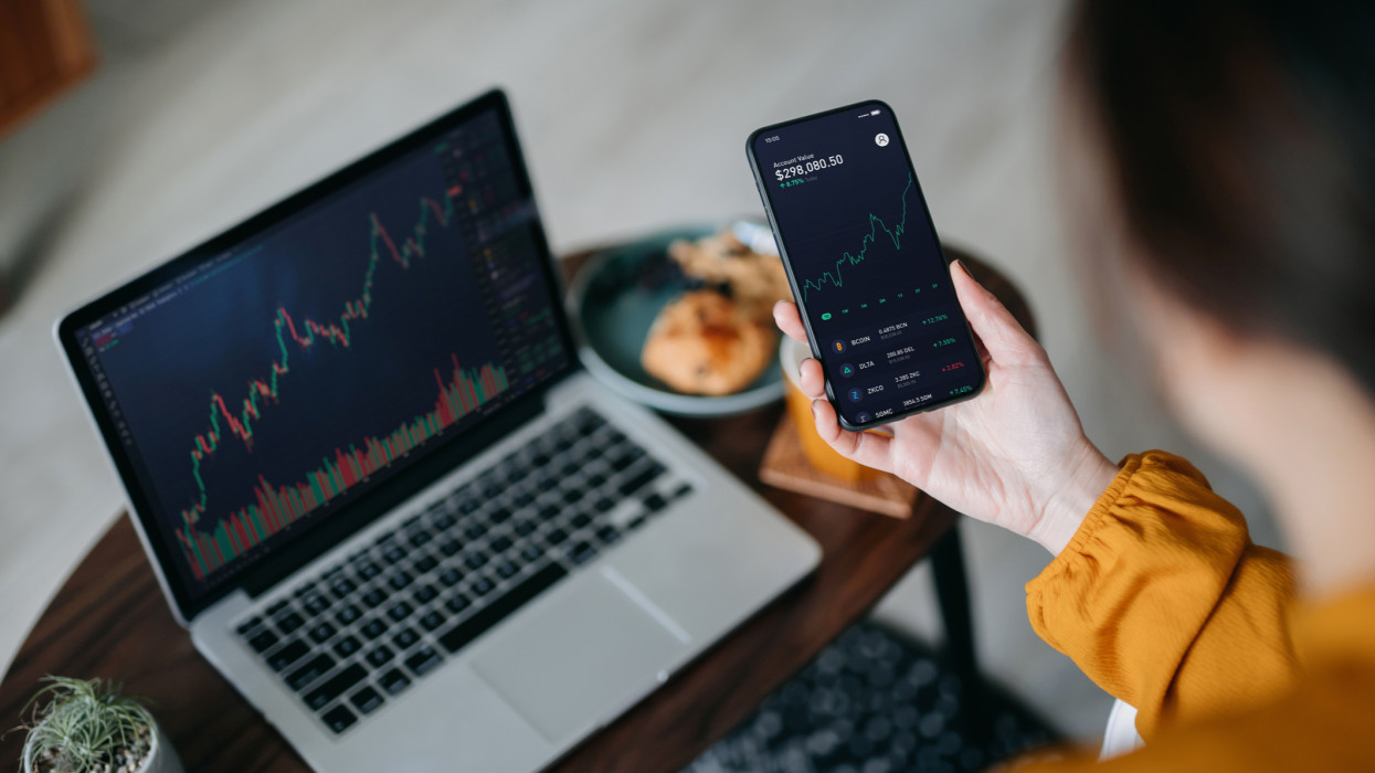 Rekordzuhanás a digitális pénzügyek piacán: ezek lehetnek a fintech végnapjai?